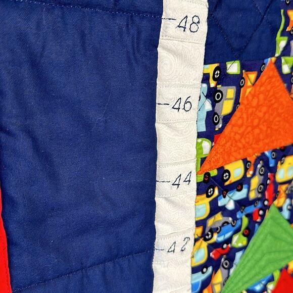 Kids room quilted growth truck with cars and trucks - Picture 3 of 4